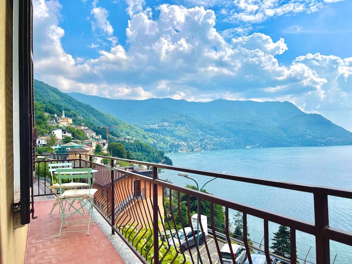 Wide balcony panorama over Lake Como